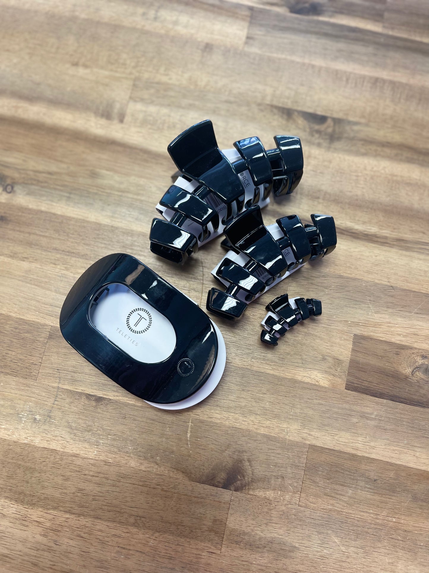 Medium Black Claw Clip